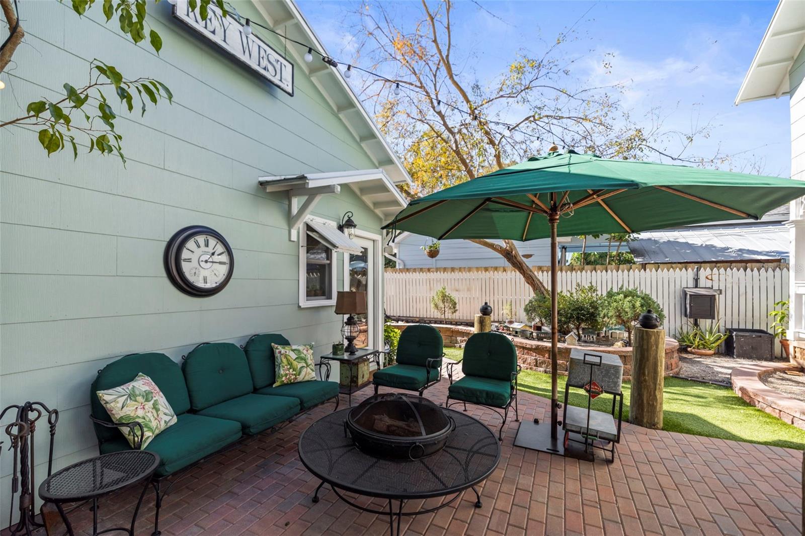 Image 40 of 72 For 637 Scotland Street