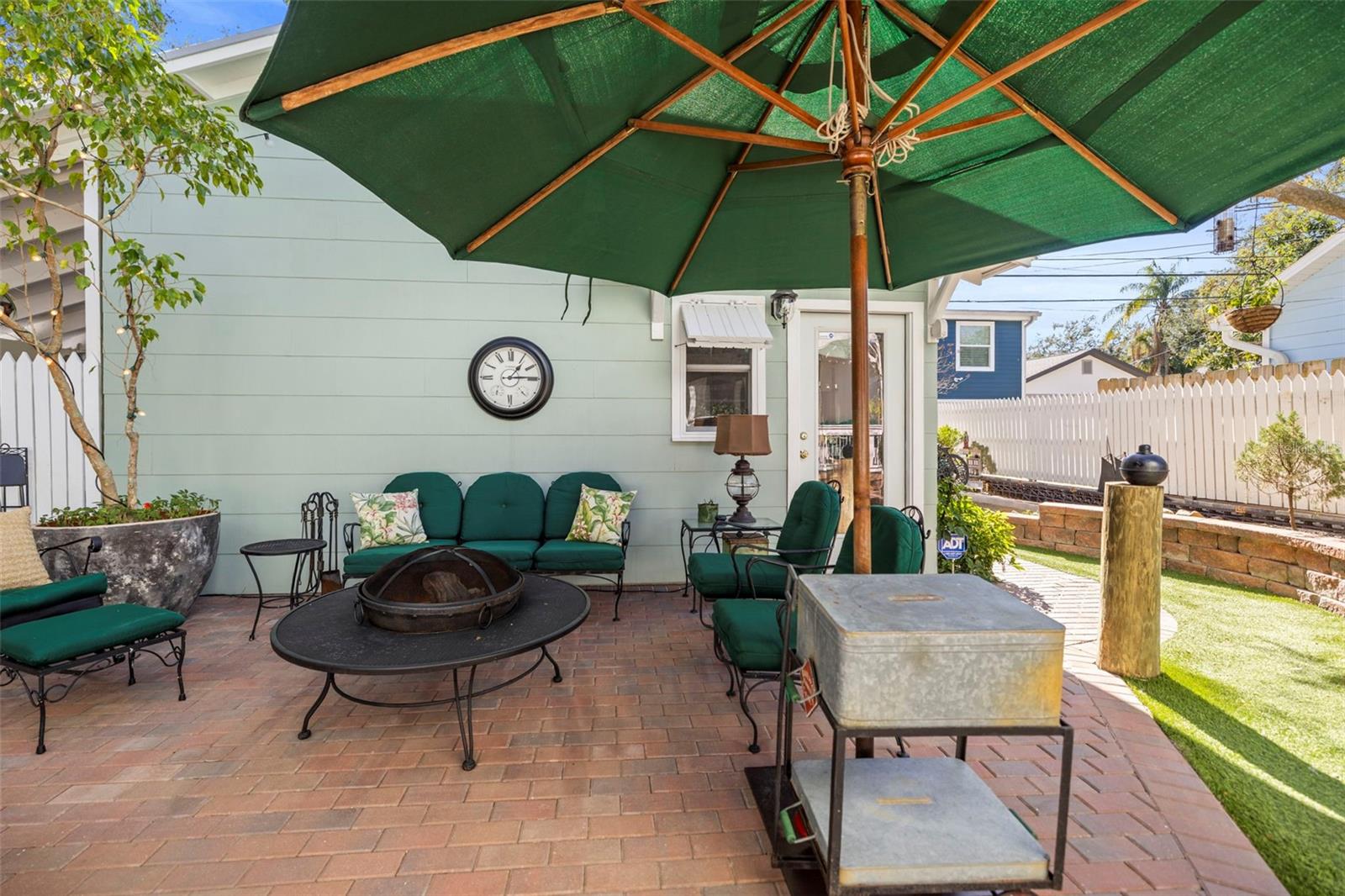 Image 46 of 72 For 637 Scotland Street