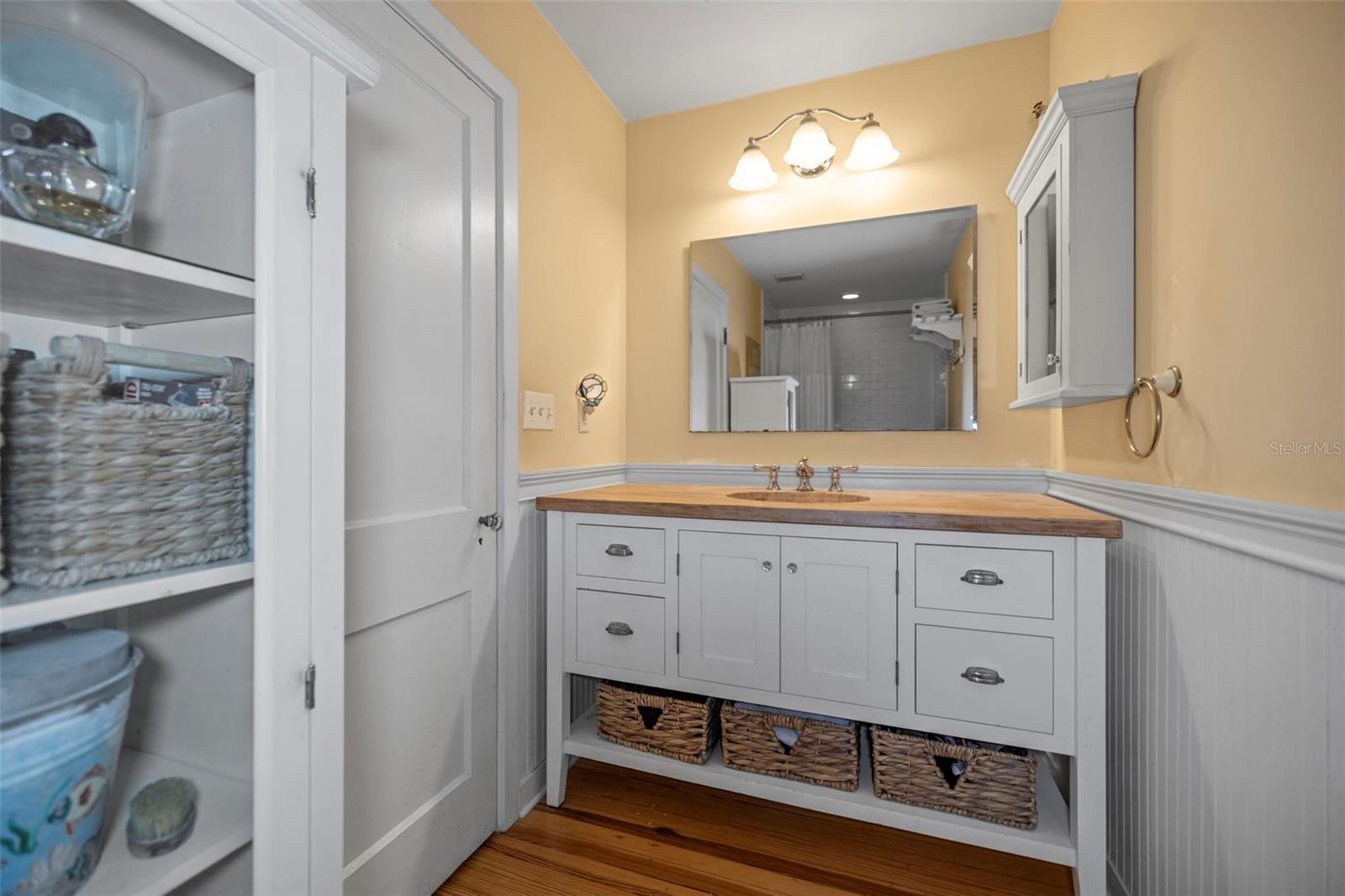 Image 47 of 72 For 637 Scotland Street