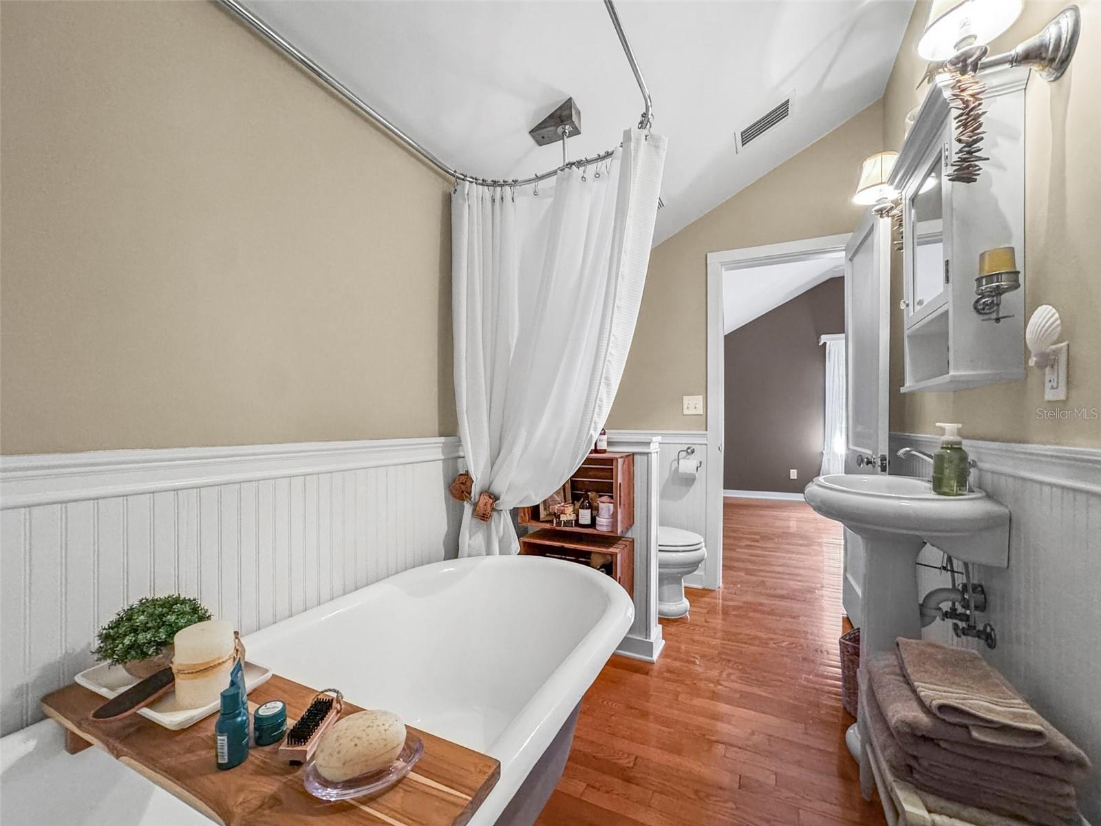 Image 54 of 72 For 637 Scotland Street