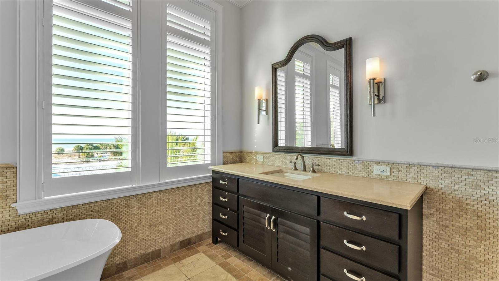 Image 38 of 100 For 1013 Eldorado Avenue