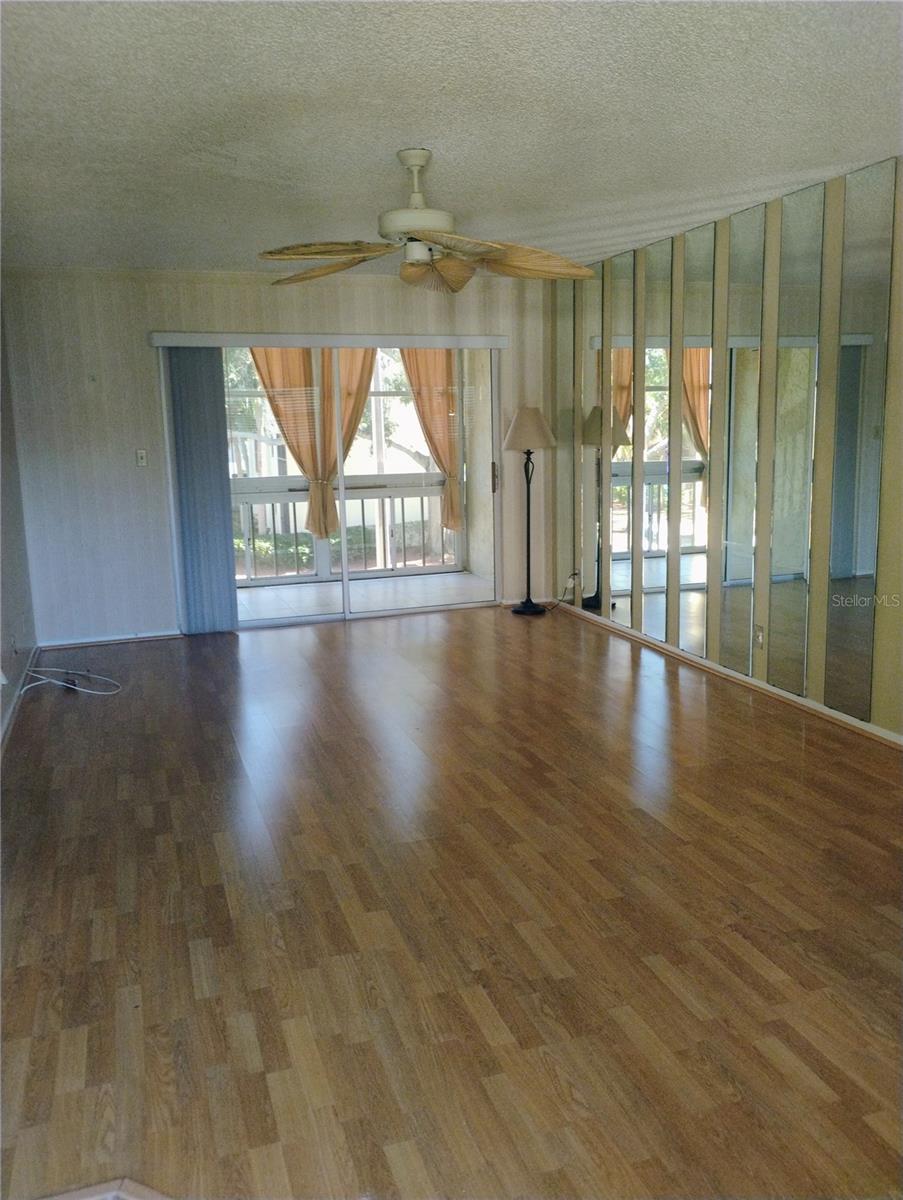 Image 2 of 9 For 11485 Oakhurst Road -204