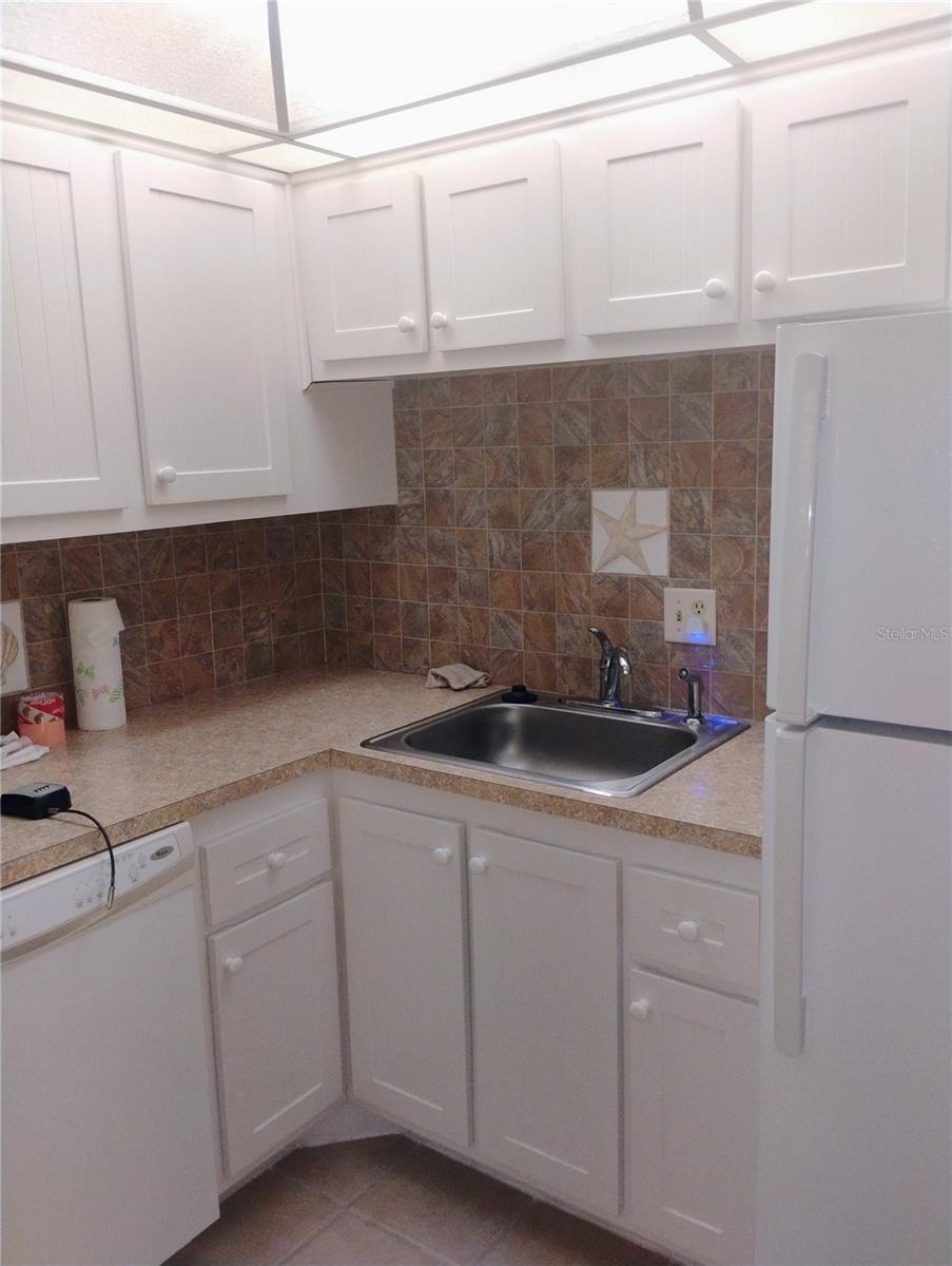 Image 4 of 9 For 11485 Oakhurst Road -204