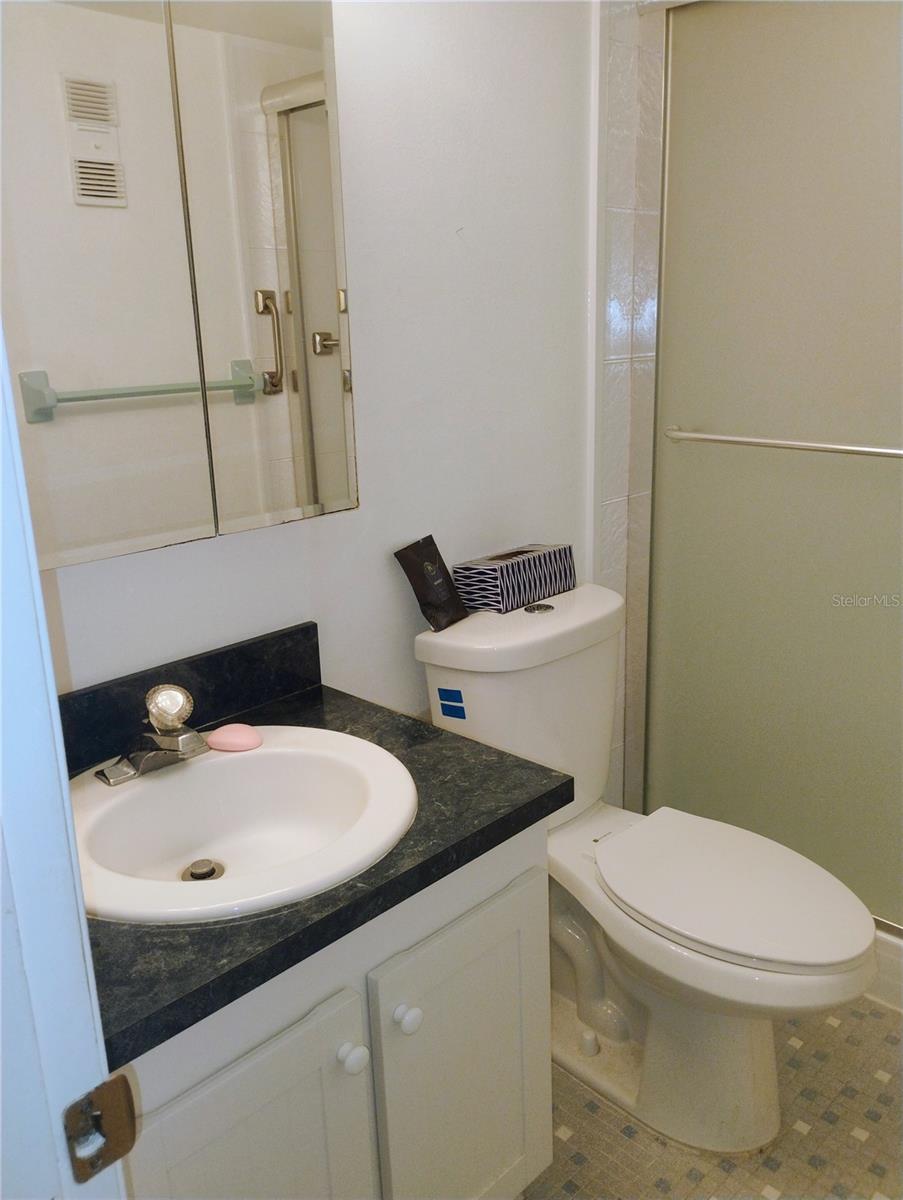 Image 5 of 9 For 11485 Oakhurst Road -204