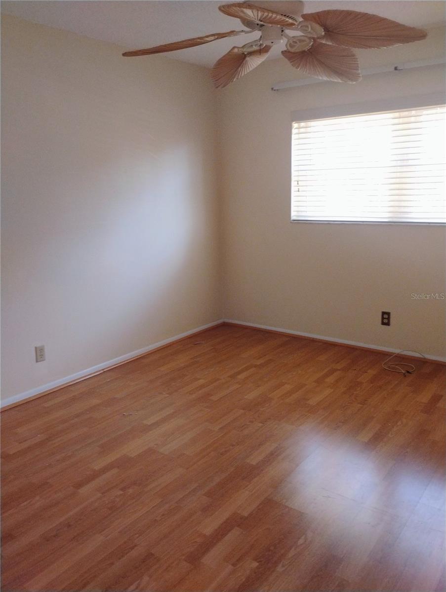 Image 8 of 9 For 11485 Oakhurst Road -204