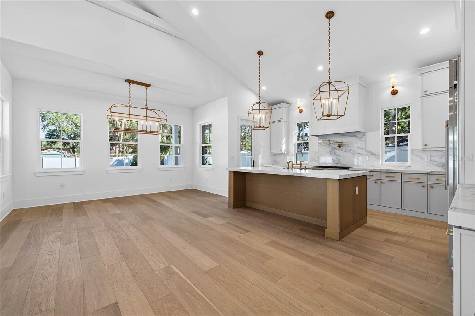 Image 13 of 41 For 8101 Country Club Road N