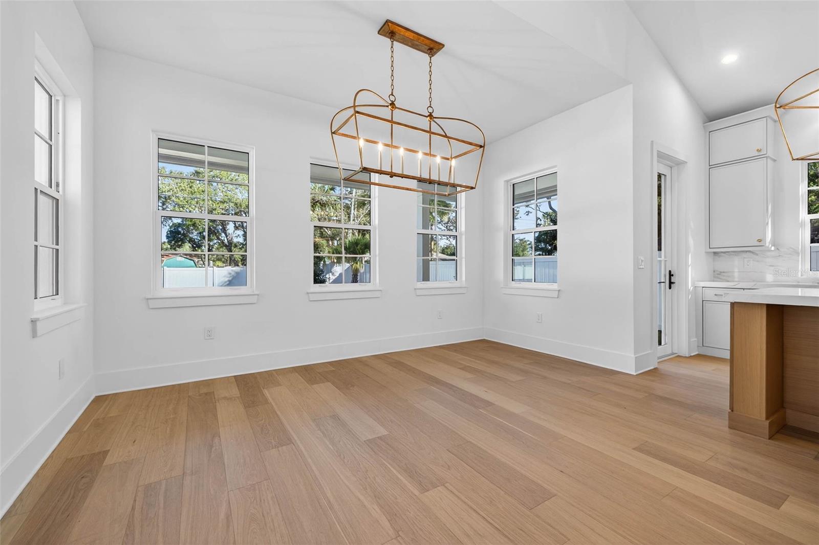 Image 21 of 41 For 8101 Country Club Road N