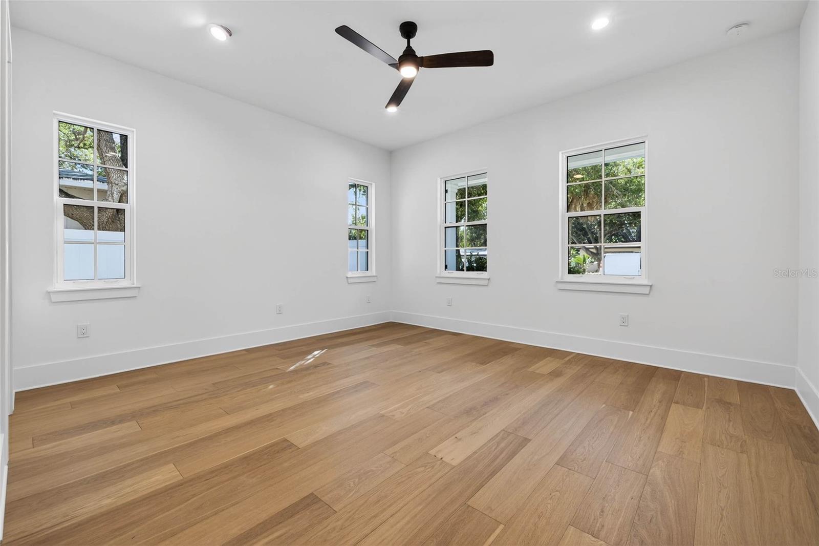 Image 23 of 41 For 8101 Country Club Road N