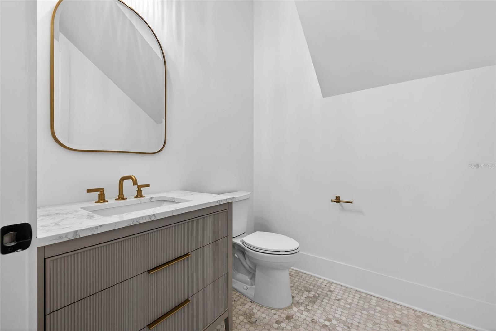 Image 29 of 41 For 8101 Country Club Road N