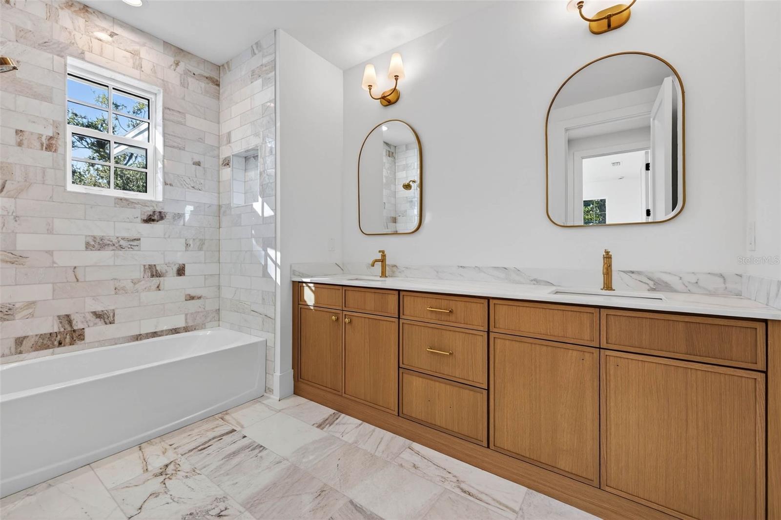 Image 32 of 41 For 8101 Country Club Road N