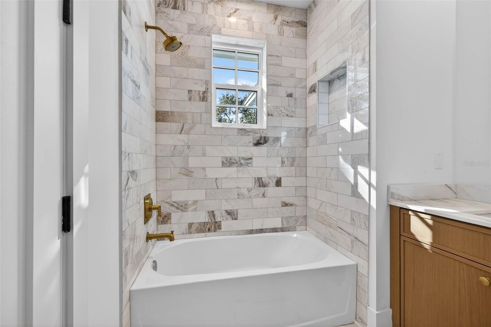 Image 33 of 41 For 8101 Country Club Road N