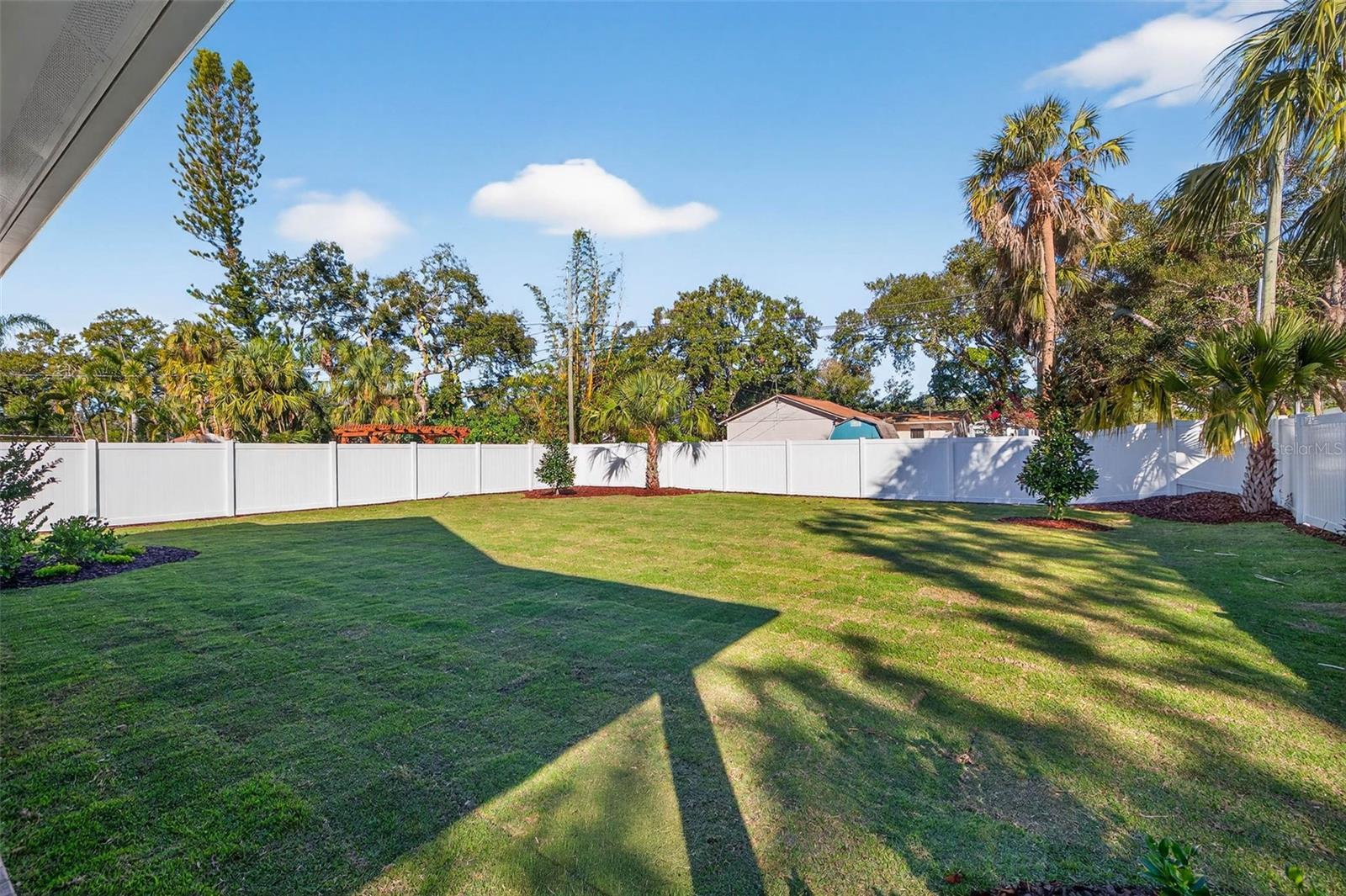 Image 39 of 41 For 8101 Country Club Road N