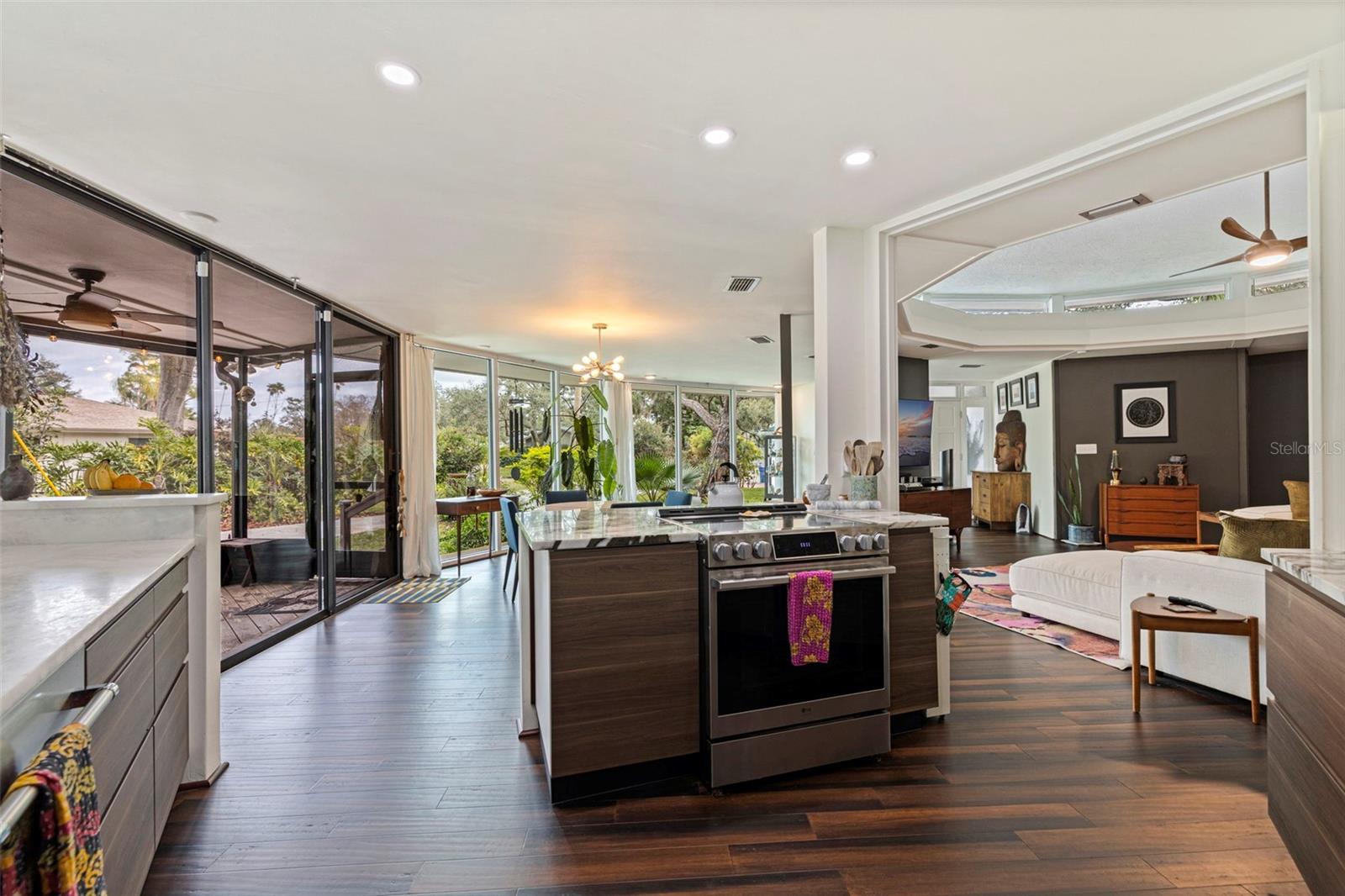 Image 13 of 43 For 7117 Sunshine Drive S