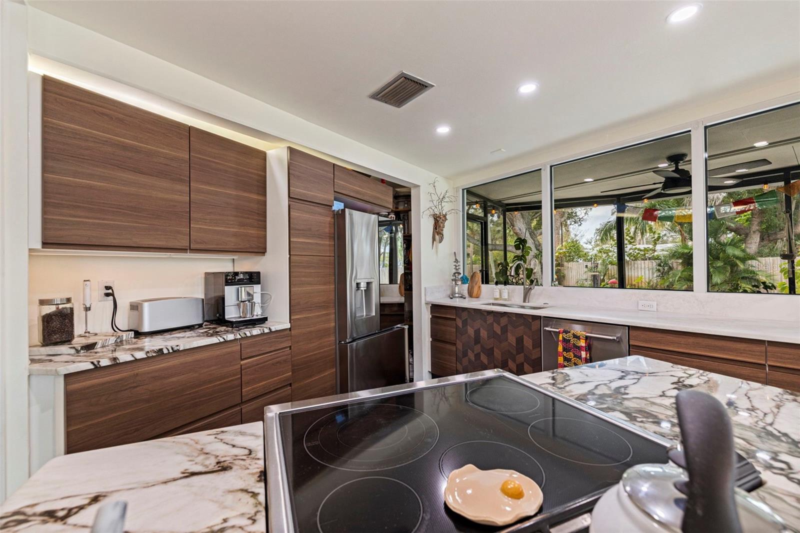 Image 14 of 43 For 7117 Sunshine Drive S