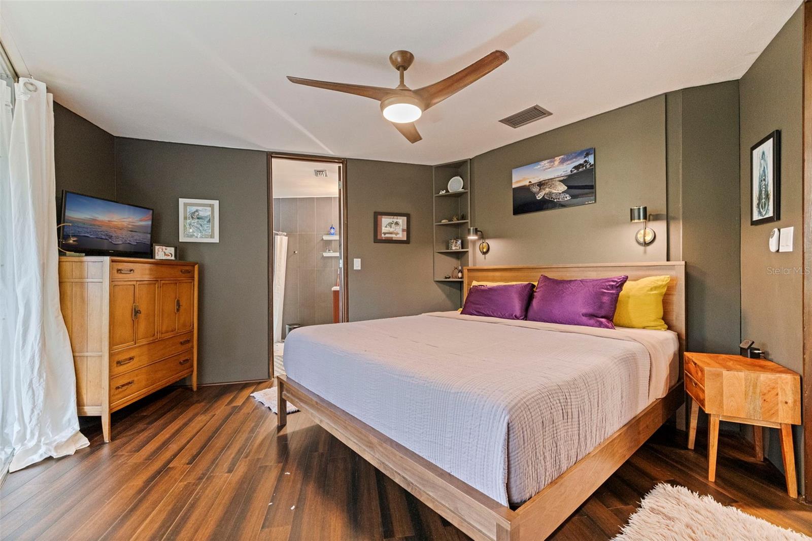 Image 17 of 43 For 7117 Sunshine Drive S