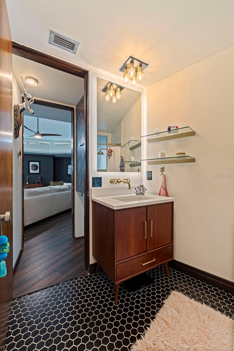 Image 22 of 43 For 7117 Sunshine Drive S