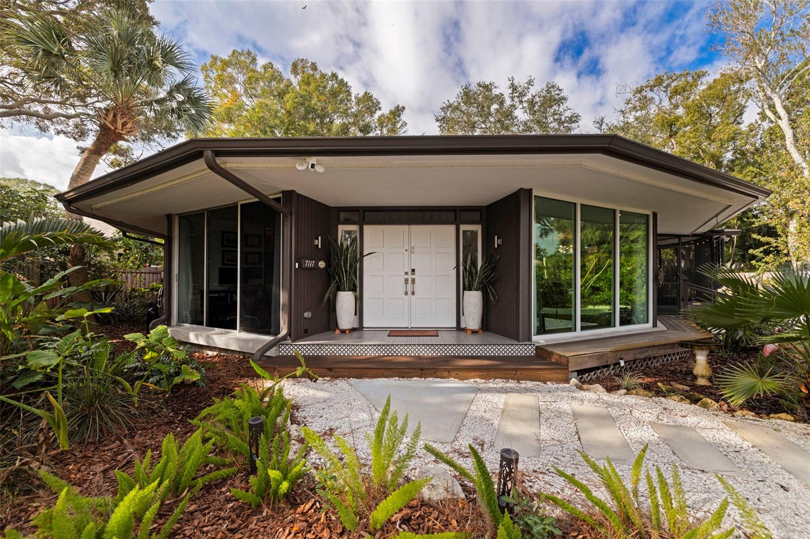 Image 3 of 43 For 7117 Sunshine Drive S