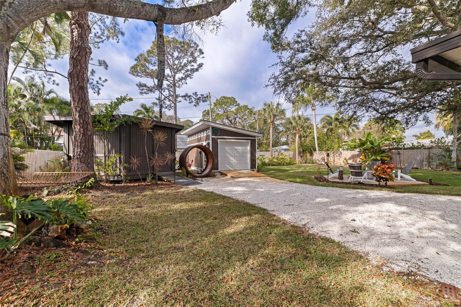 Image 31 of 43 For 7117 Sunshine Drive S