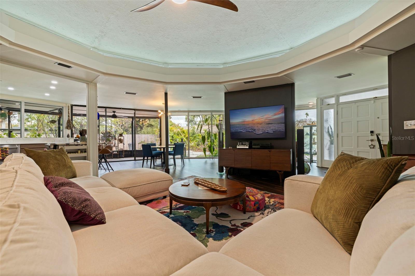 Image 8 of 43 For 7117 Sunshine Drive S