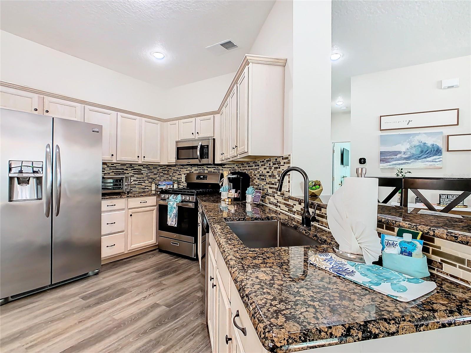 Image 10 of 35 For 511 Jaybee Avenue