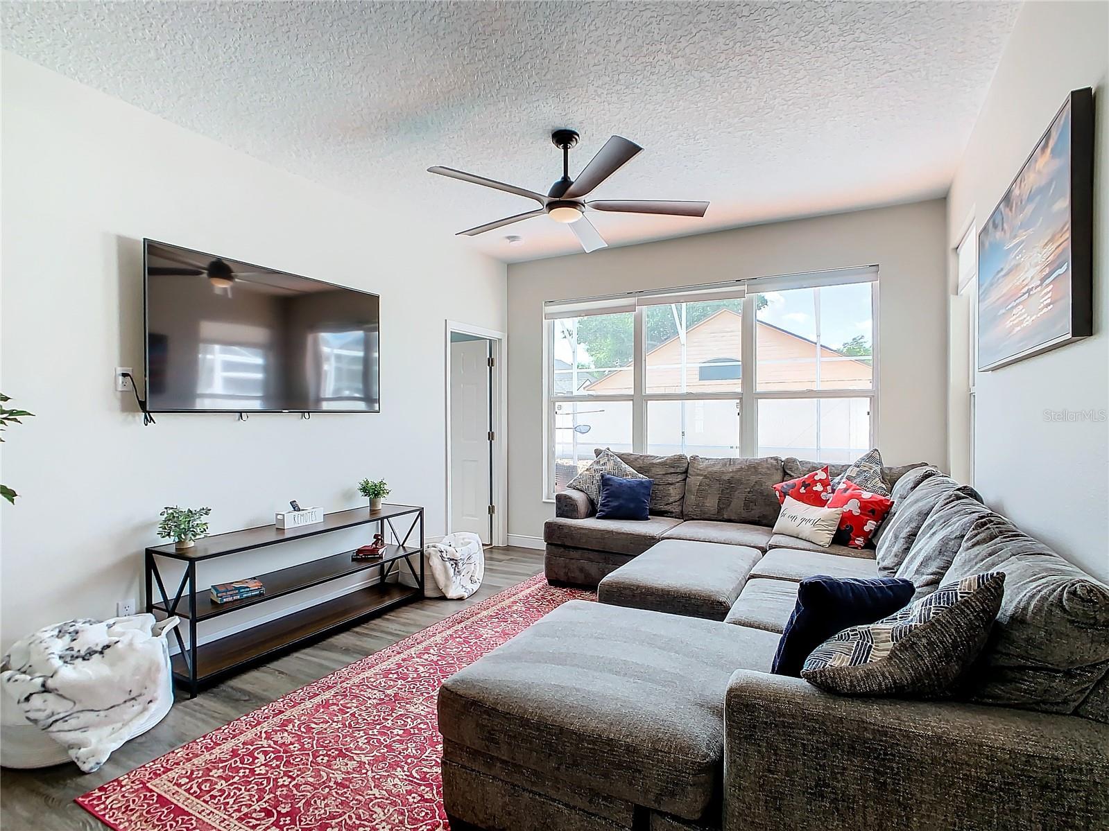 Image 12 of 35 For 511 Jaybee Avenue