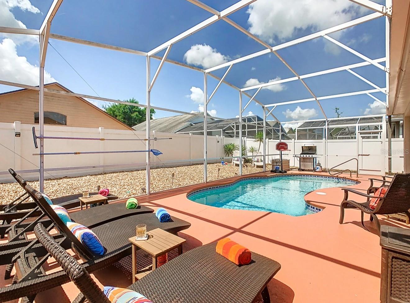 Image 13 of 35 For 511 Jaybee Avenue