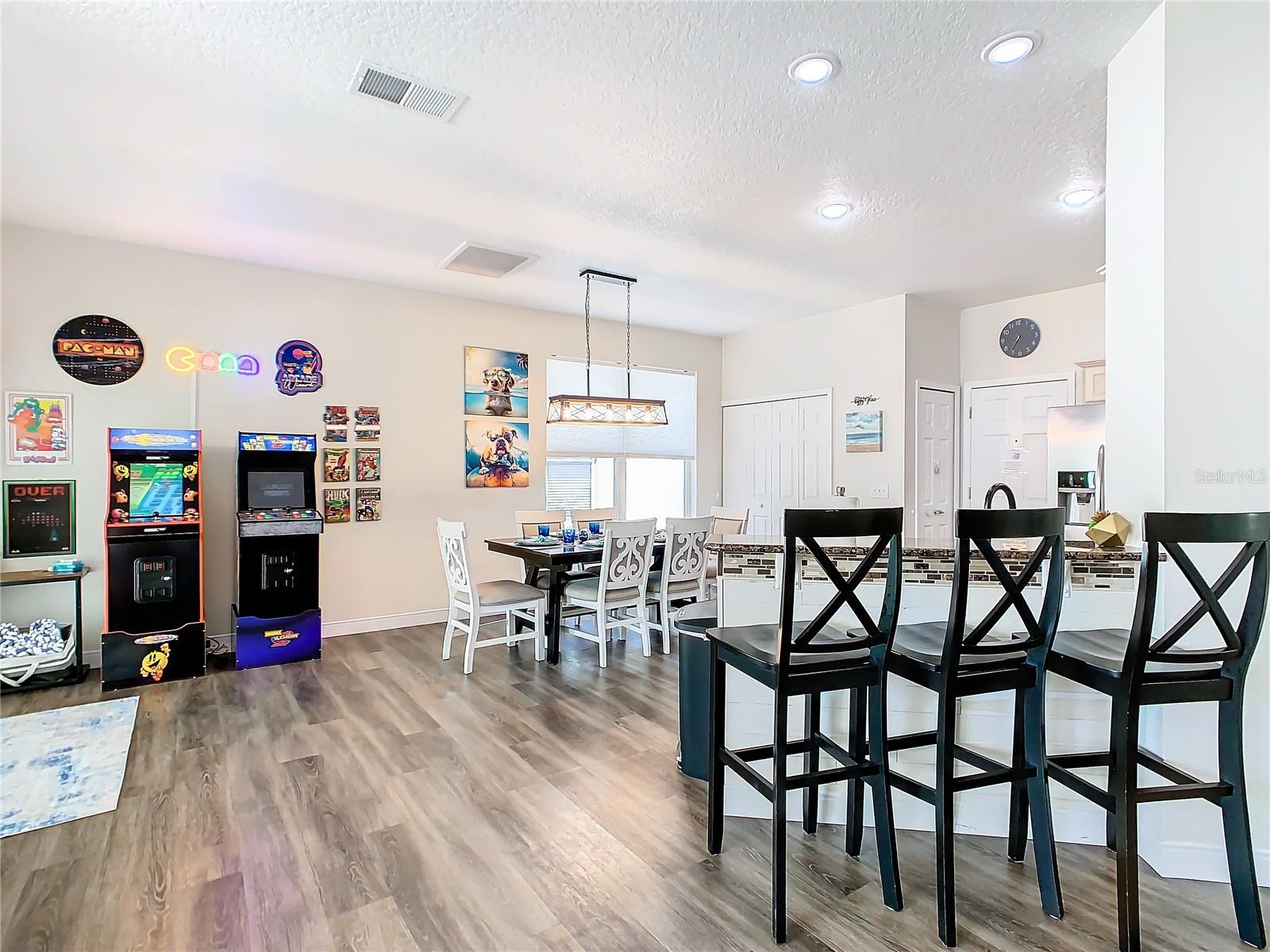 Image 7 of 35 For 511 Jaybee Avenue