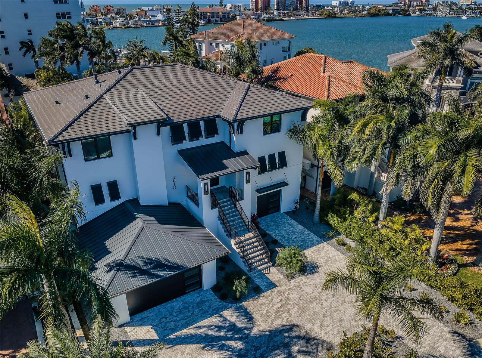 Image 3 of 100 For 218 Sydney Lane