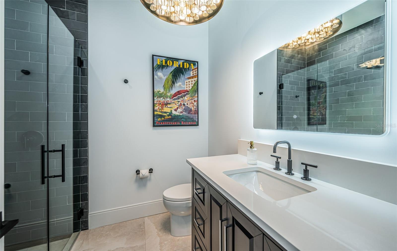 Image 41 of 100 For 218 Sydney Lane