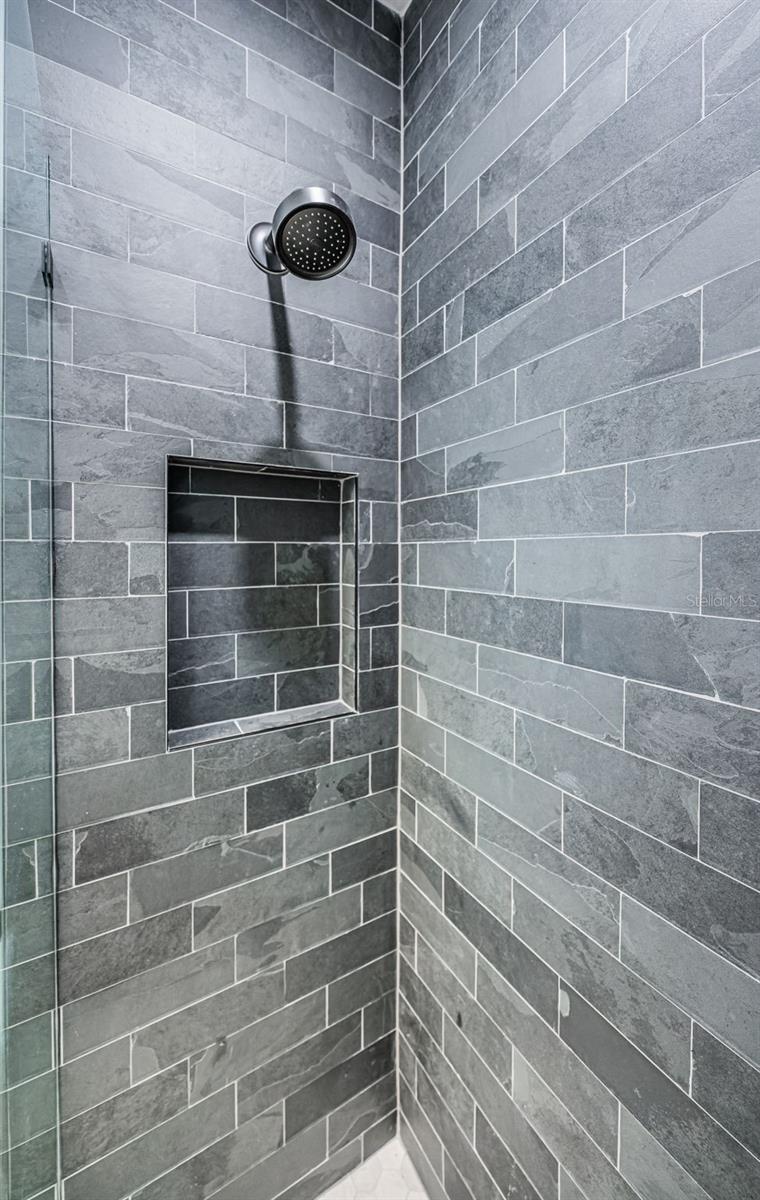 Image 42 of 100 For 218 Sydney Lane