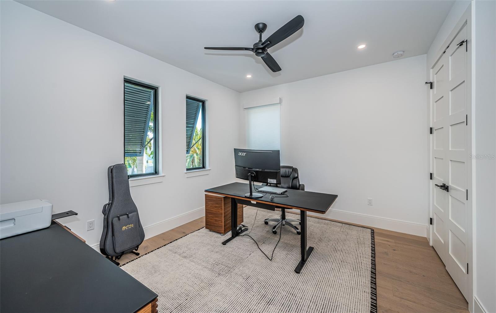 Image 43 of 100 For 218 Sydney Lane