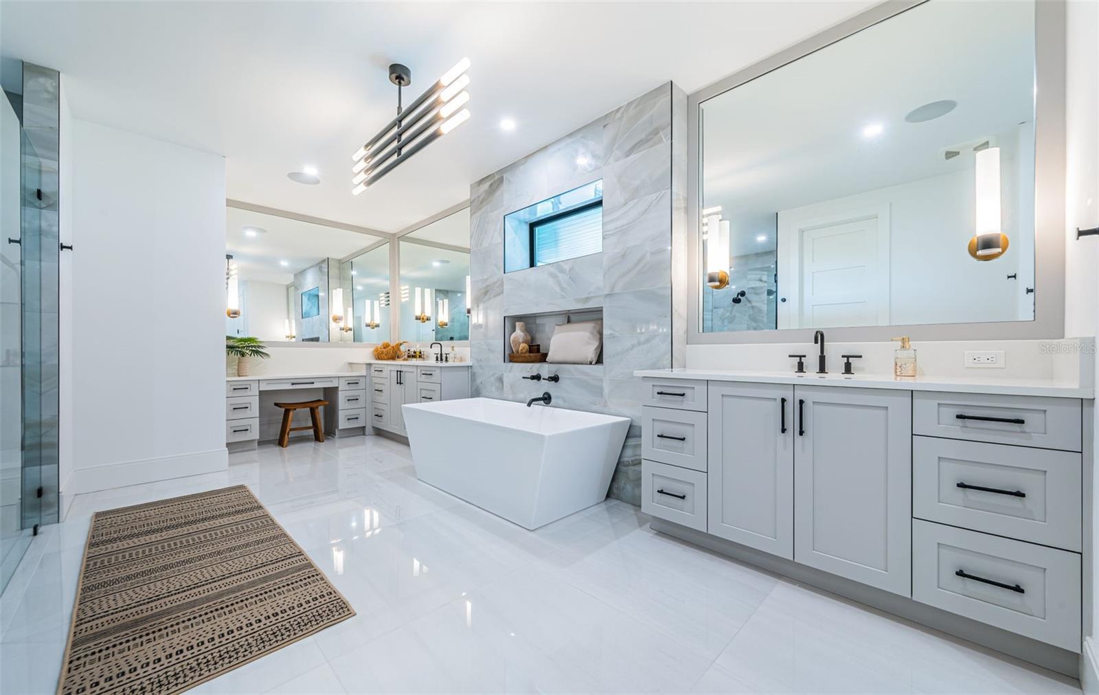 Image 63 of 100 For 218 Sydney Lane