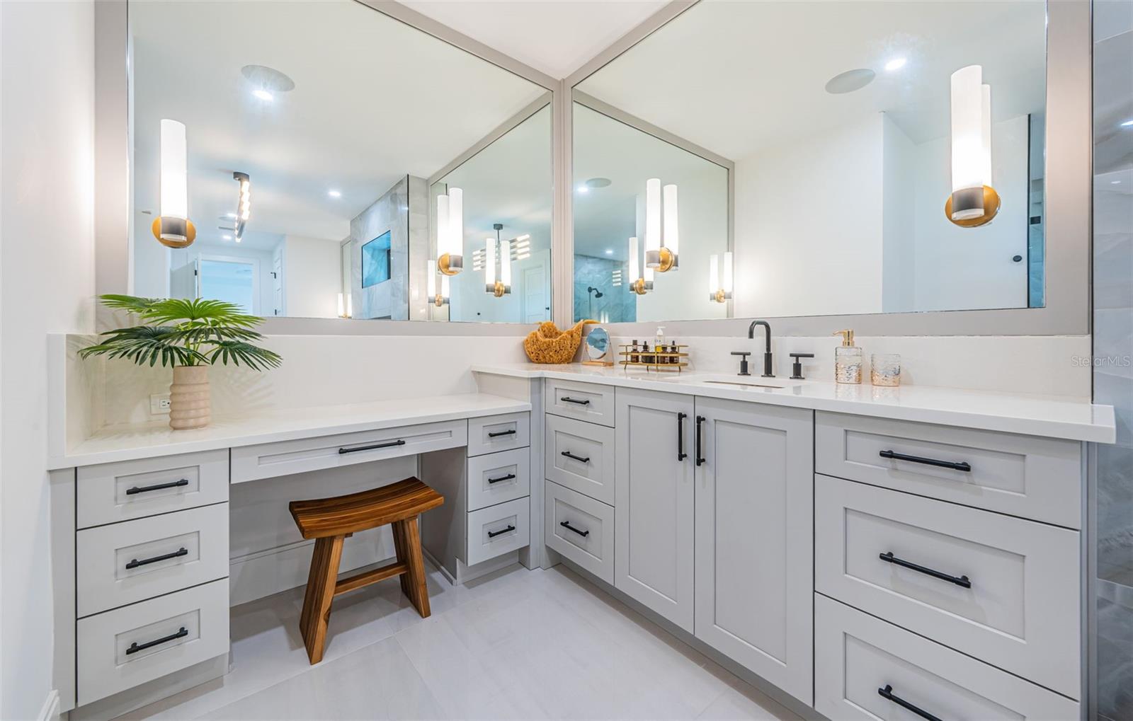 Image 65 of 100 For 218 Sydney Lane