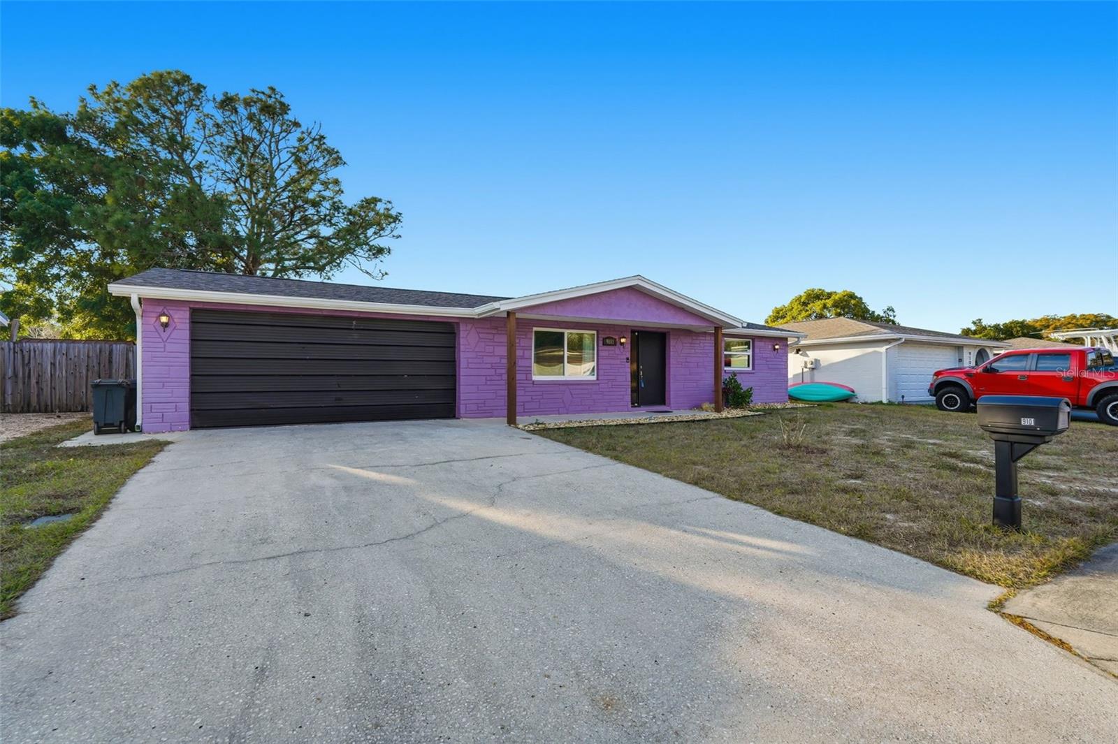 Image 10 of 37 For 9101 Hunt Club Lane