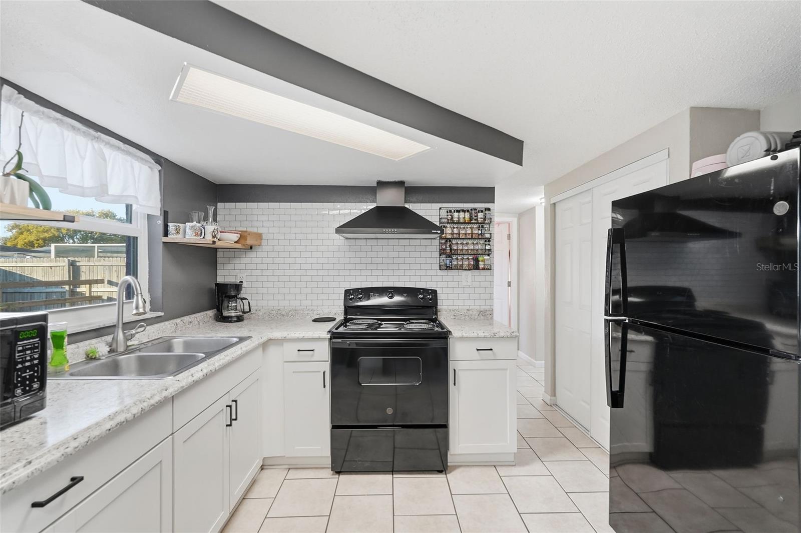 Image 21 of 37 For 9101 Hunt Club Lane