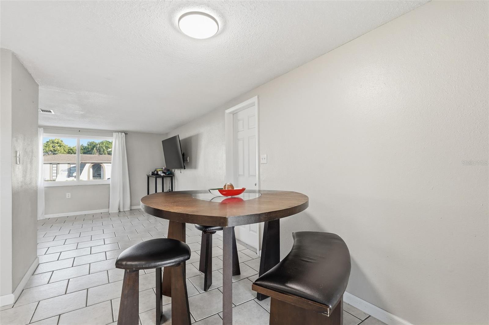 Image 23 of 37 For 9101 Hunt Club Lane