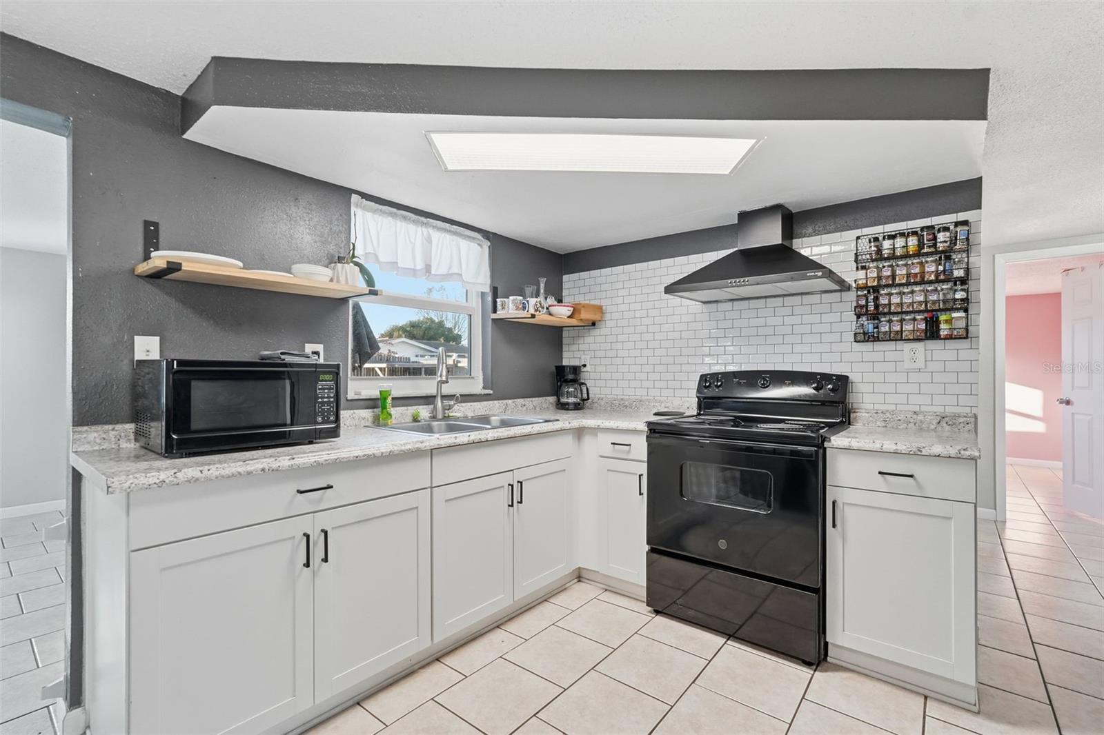 Image 3 of 37 For 9101 Hunt Club Lane