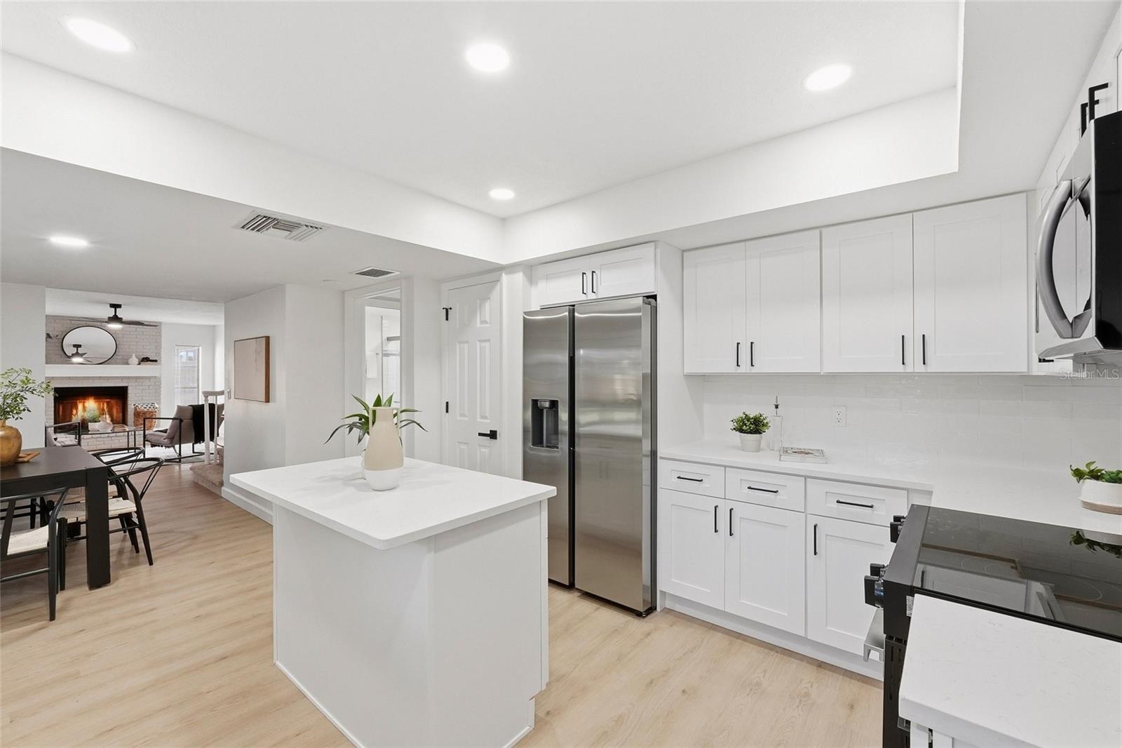 Image 14 of 43 For 404 Bryan Oak Avenue