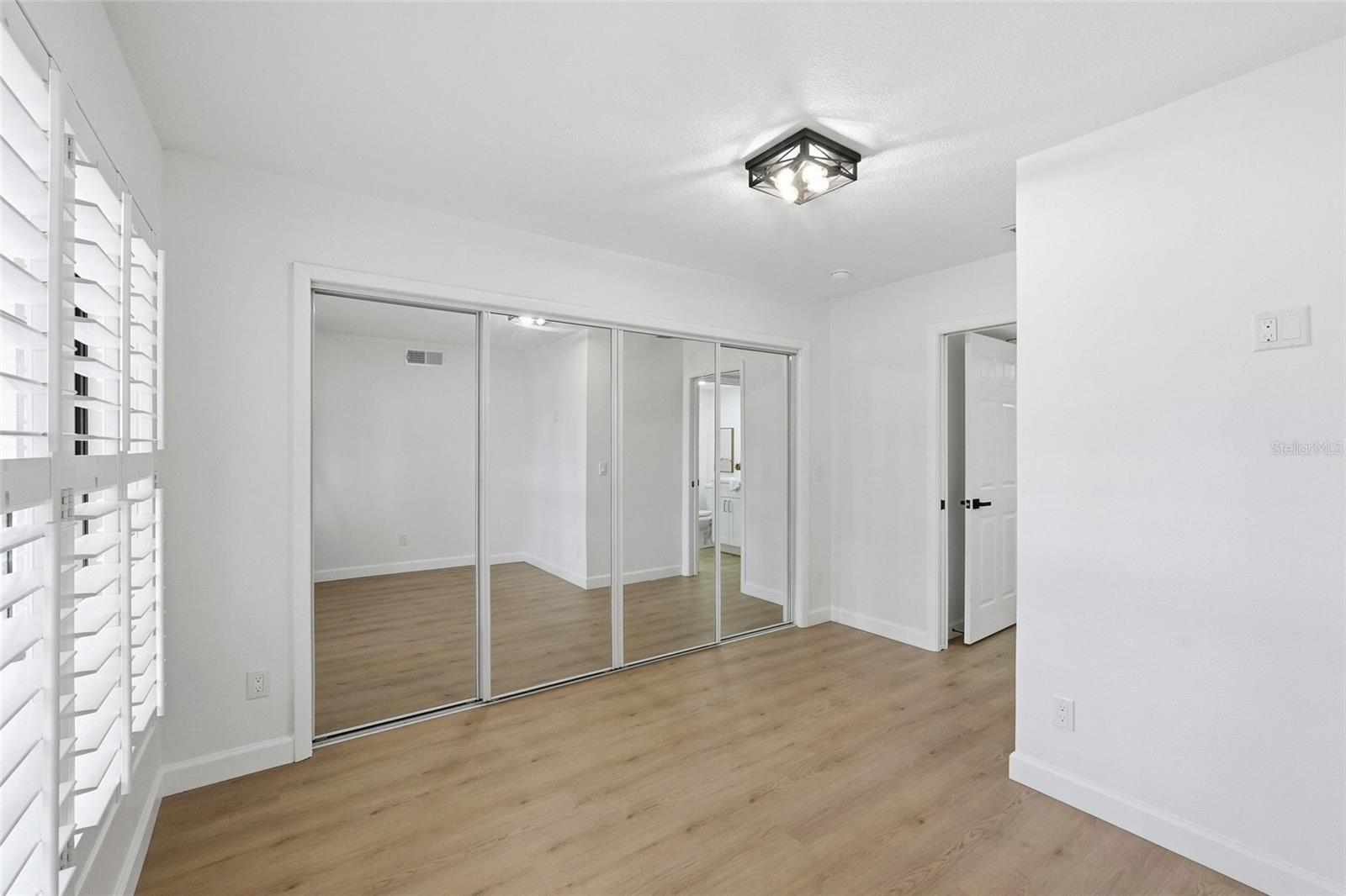 Image 21 of 43 For 404 Bryan Oak Avenue