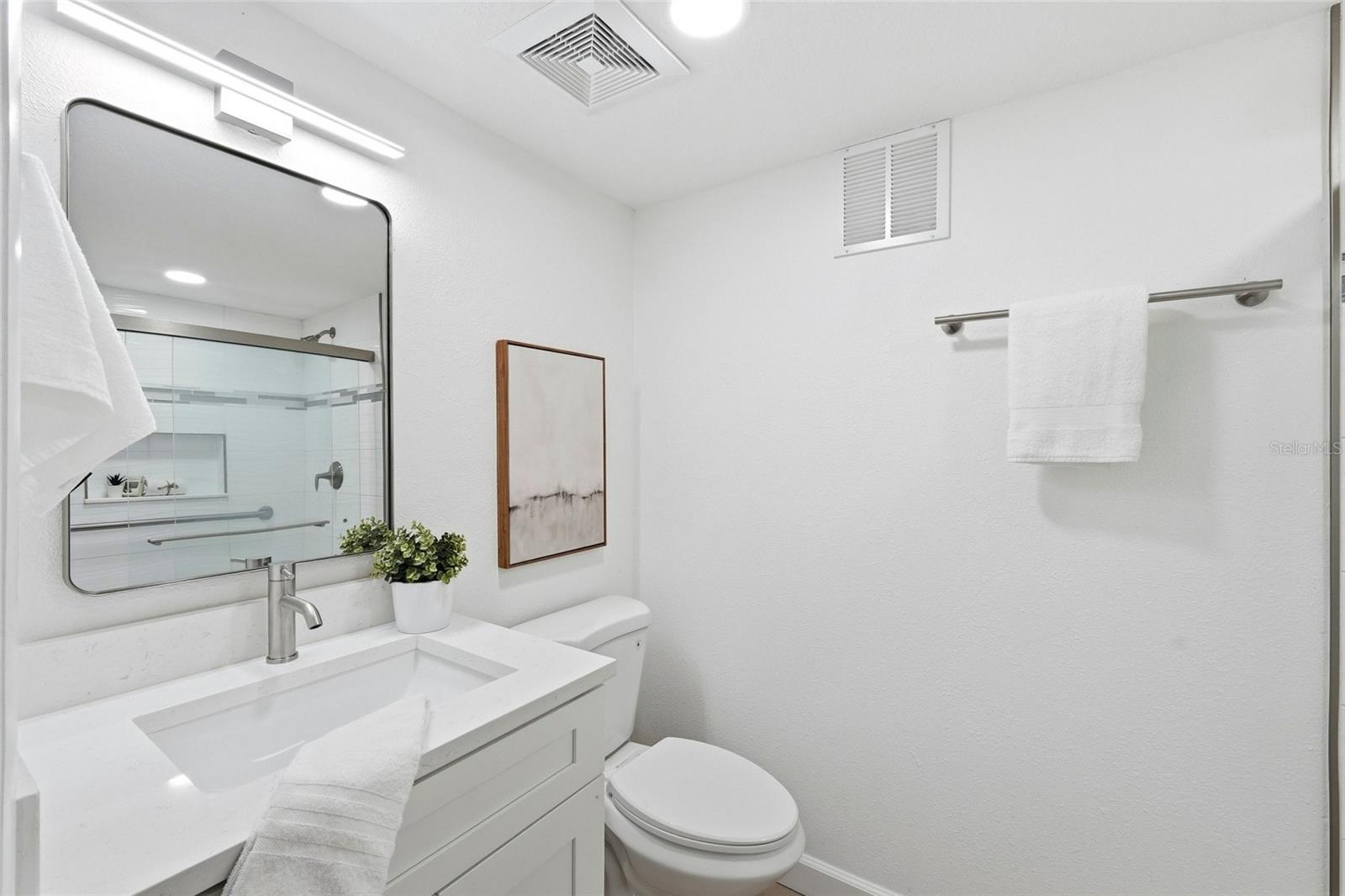 Image 24 of 43 For 404 Bryan Oak Avenue