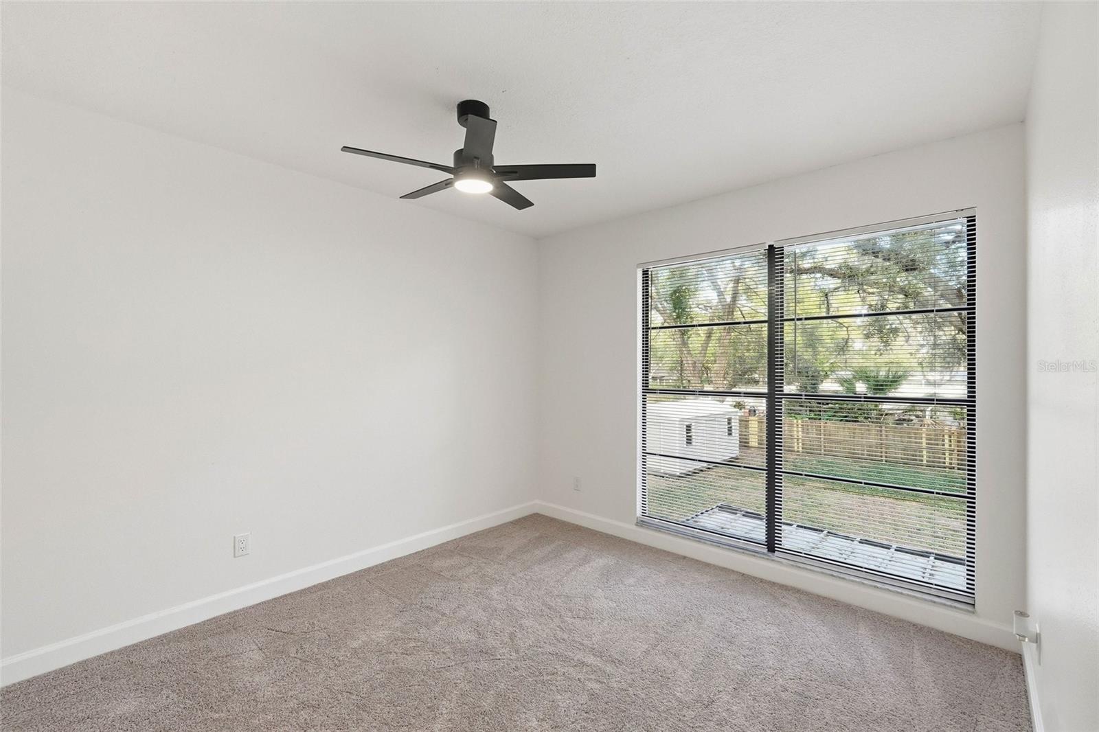 Image 28 of 43 For 404 Bryan Oak Avenue