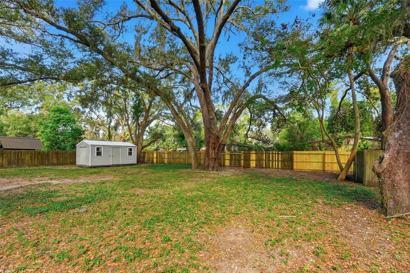 Image 40 of 43 For 404 Bryan Oak Avenue