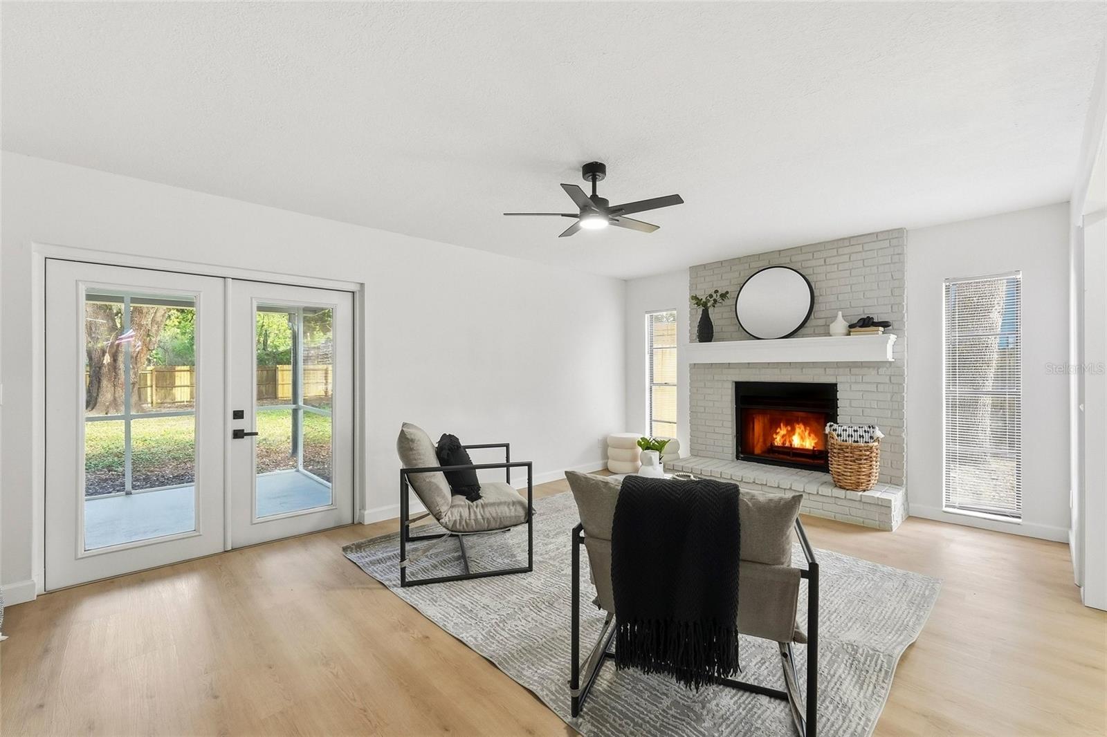 Image 7 of 43 For 404 Bryan Oak Avenue