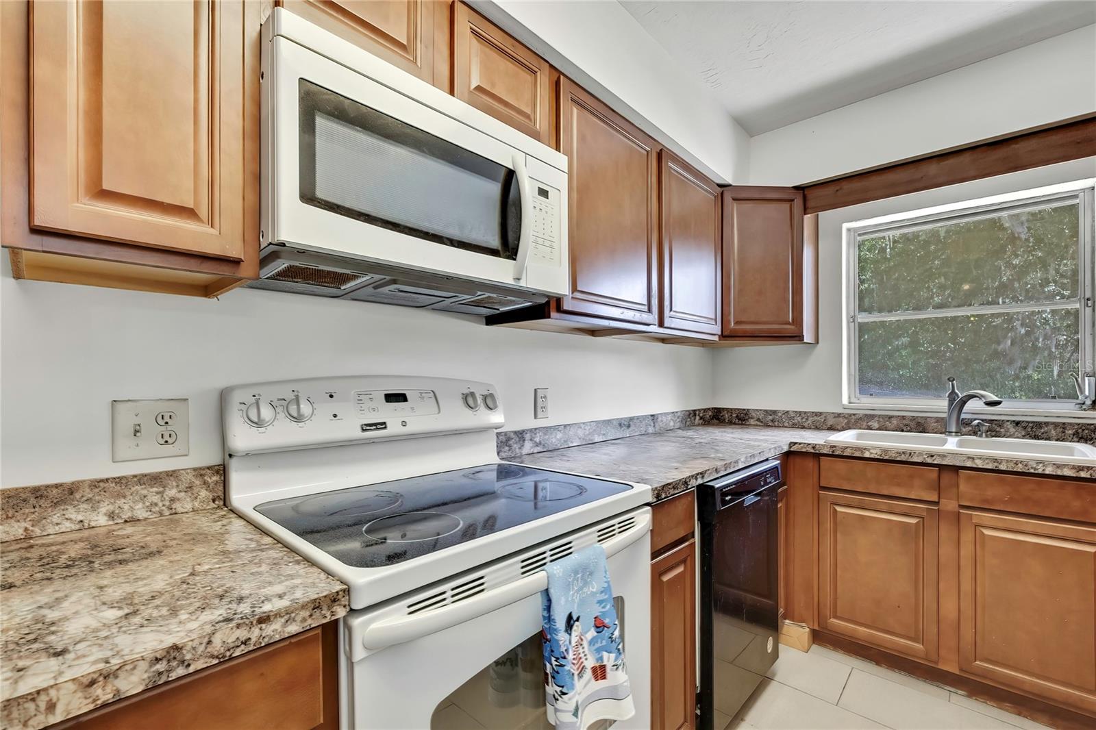 Image 13 of 54 For 12130 Maple Street