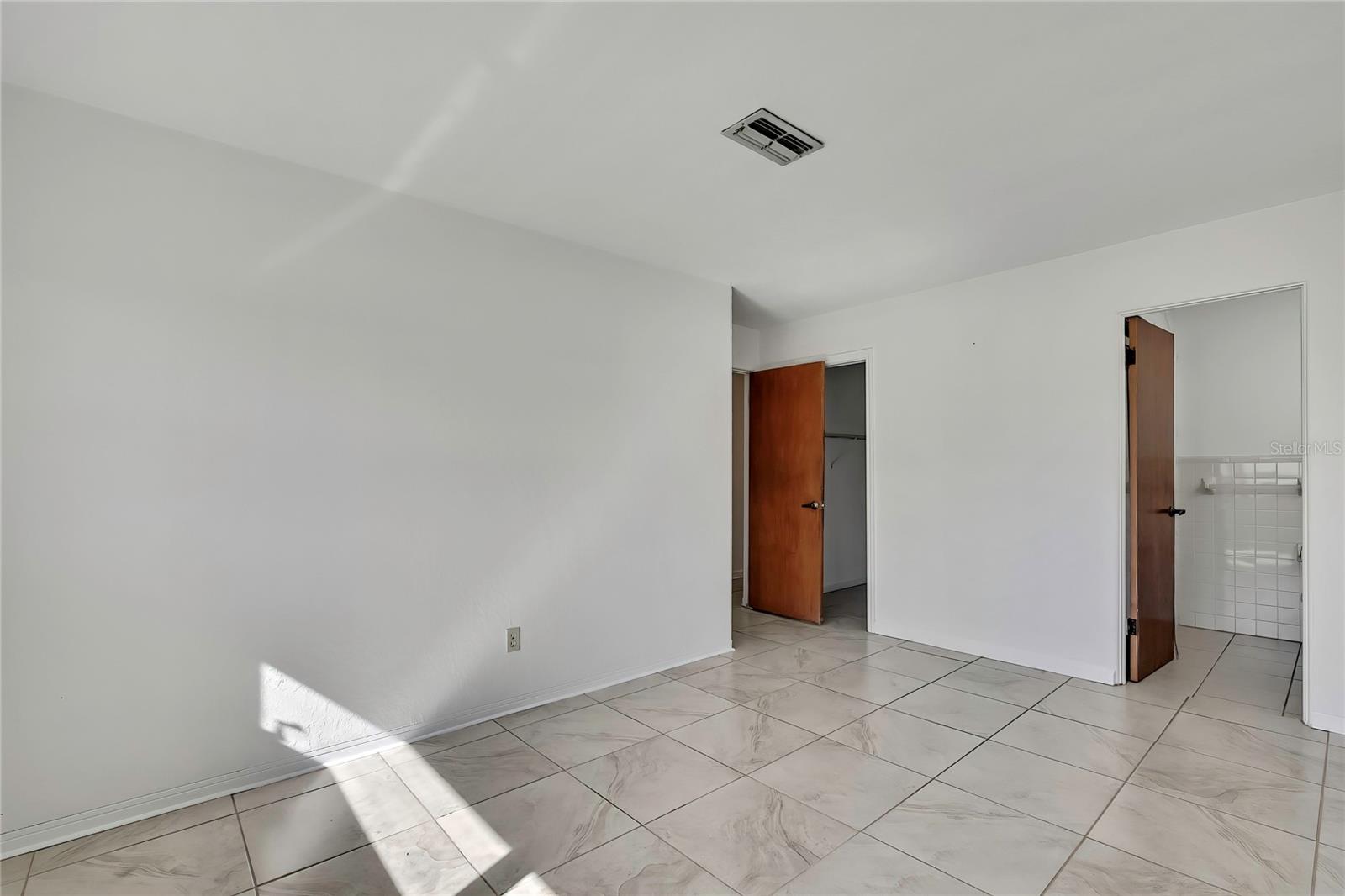 Image 17 of 54 For 12130 Maple Street