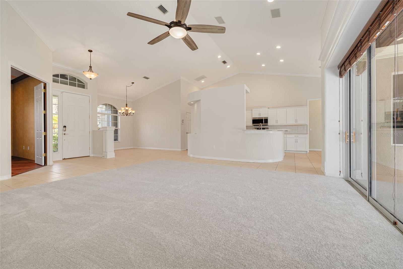 Listing photo id 8 for 5379 90th Avenue Circle E