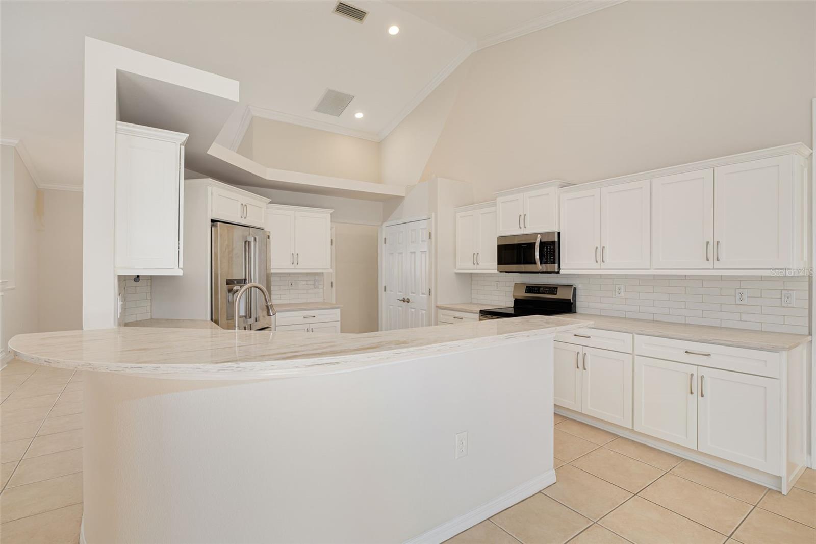 Listing photo id 10 for 5379 90th Avenue Circle E