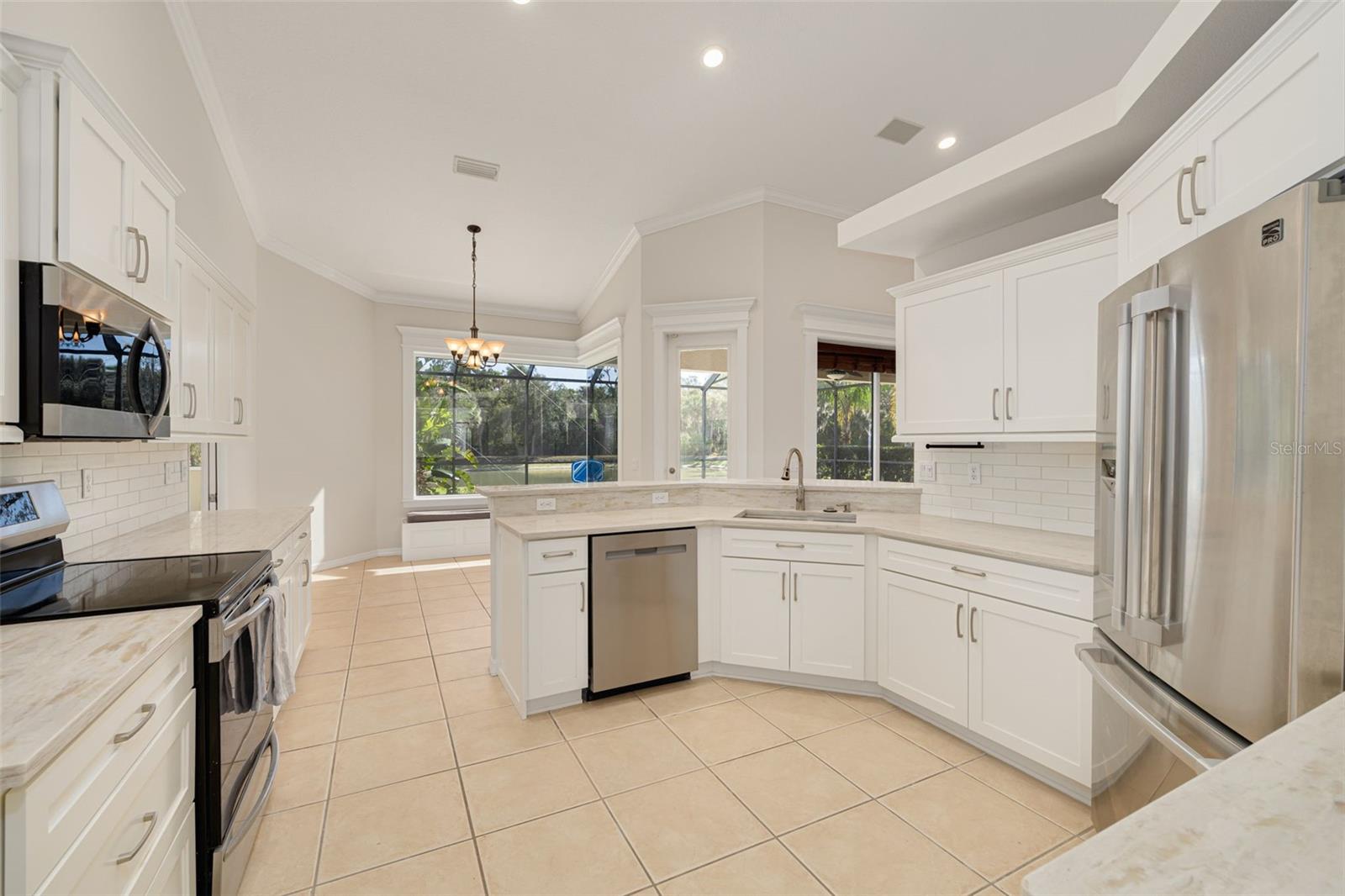 Listing photo id 12 for 5379 90th Avenue Circle E