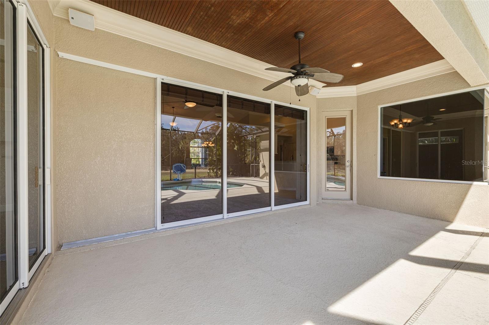 Listing photo id 19 for 5379 90th Avenue Circle E