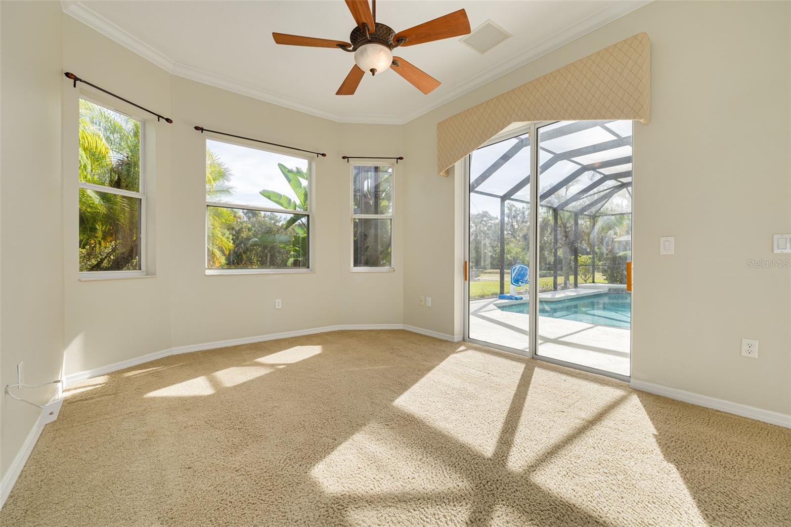 Listing photo id 21 for 5379 90th Avenue Circle E